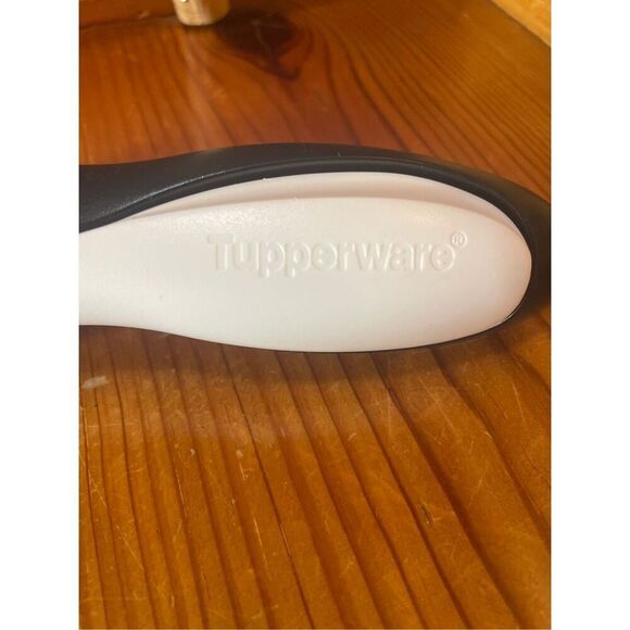 Tupperware Can Opener Ergonomic Smooth Edge - Picture 4 of 4